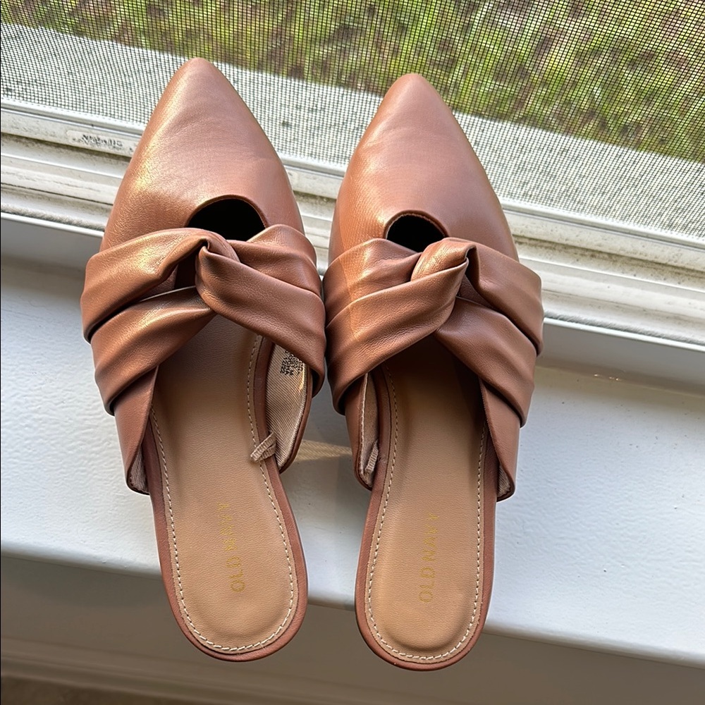 Size 6 Old Navy Cocoa Mocha Faux-Leather Twist-Front Mule Pointy Toe